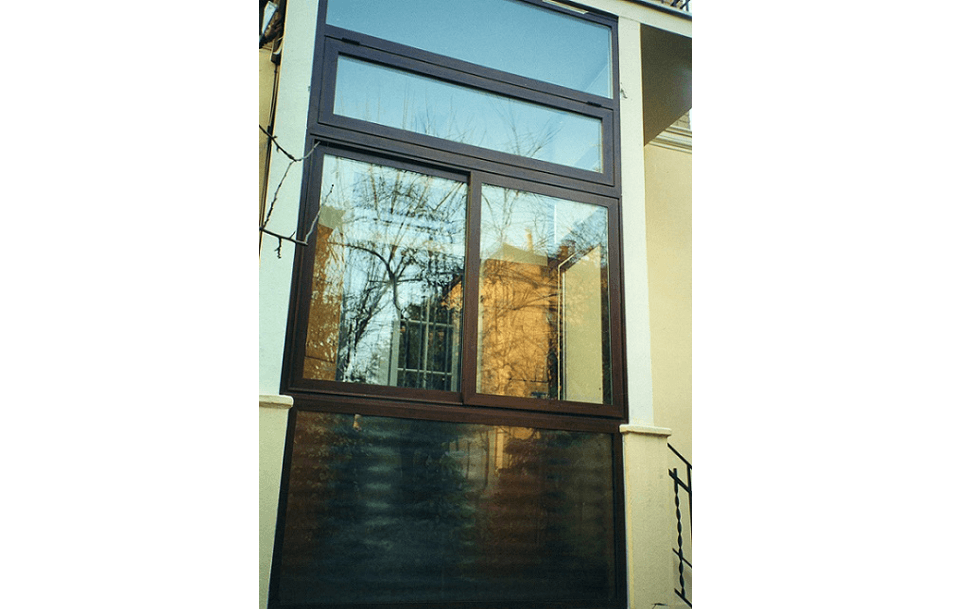 Veranda in metallo scuro