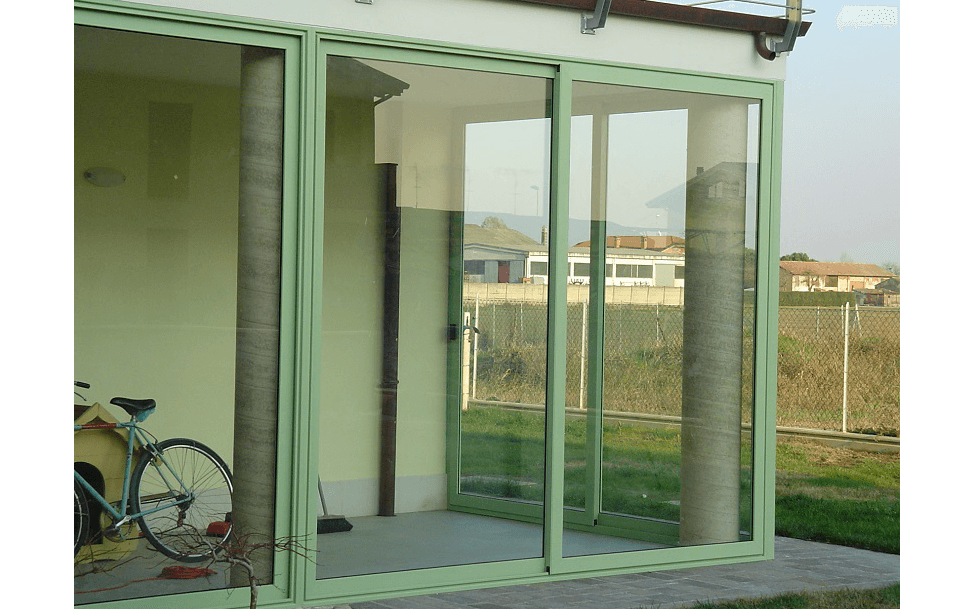 Porta scorrevole in vetro