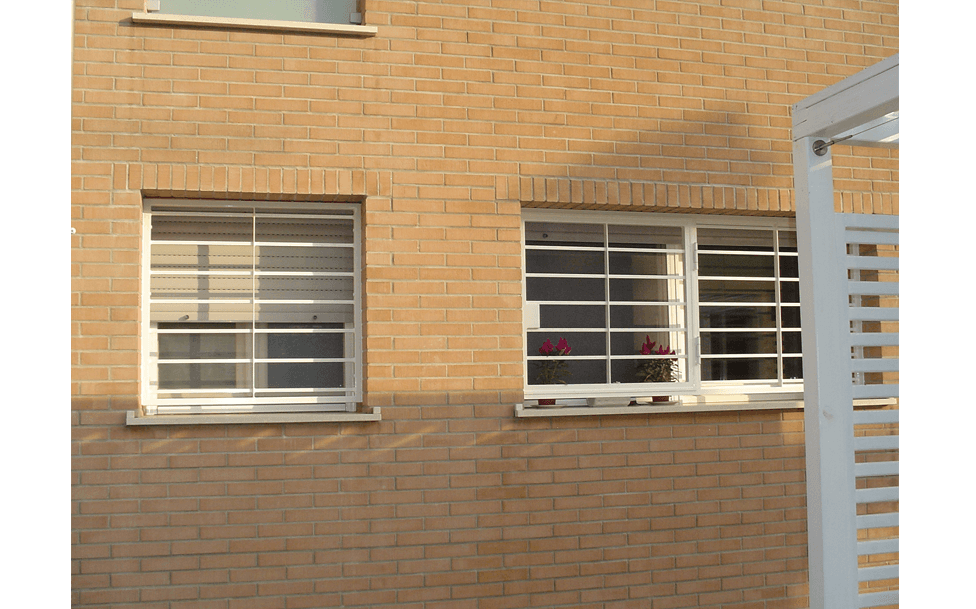 Finestra con inferriata 2