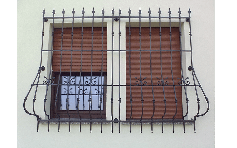 Inferriate per due finestre
