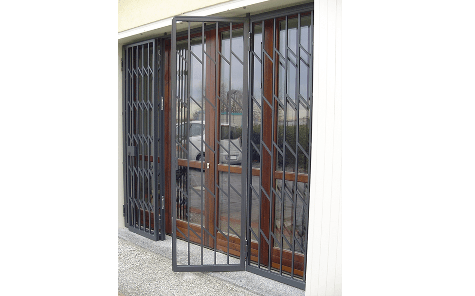 Cancelletto per portoncino triplo aperto