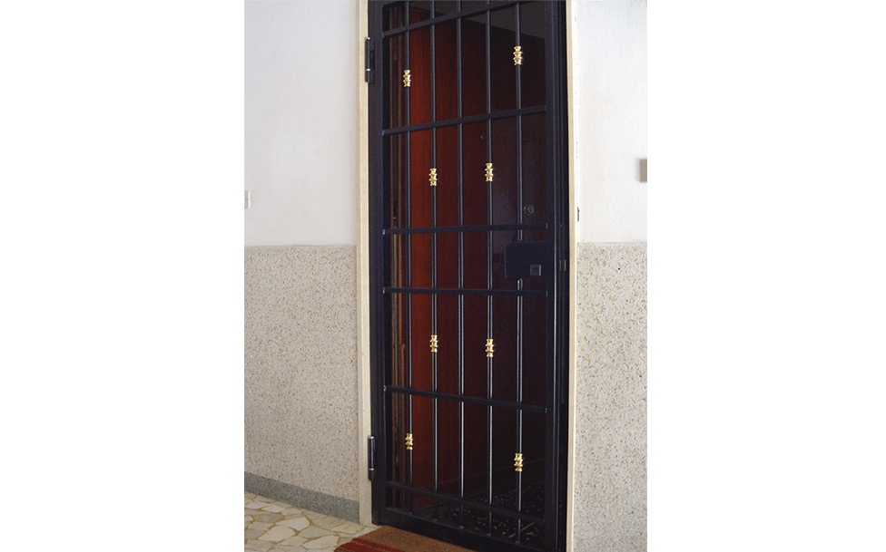 Portoncino con inferriata 2