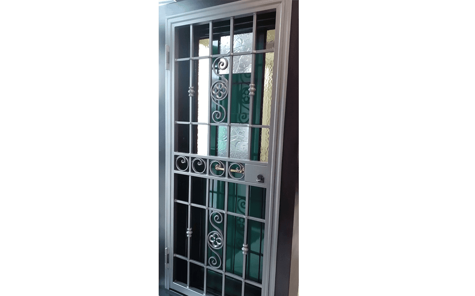 Portoncino con inferriata 3