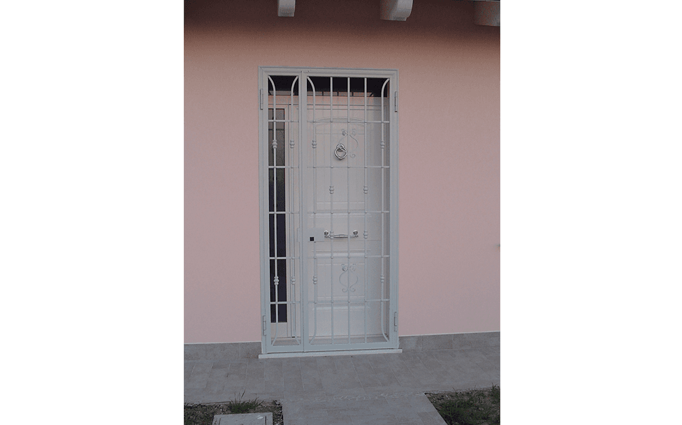 Portoncino con cancello di sicurezza