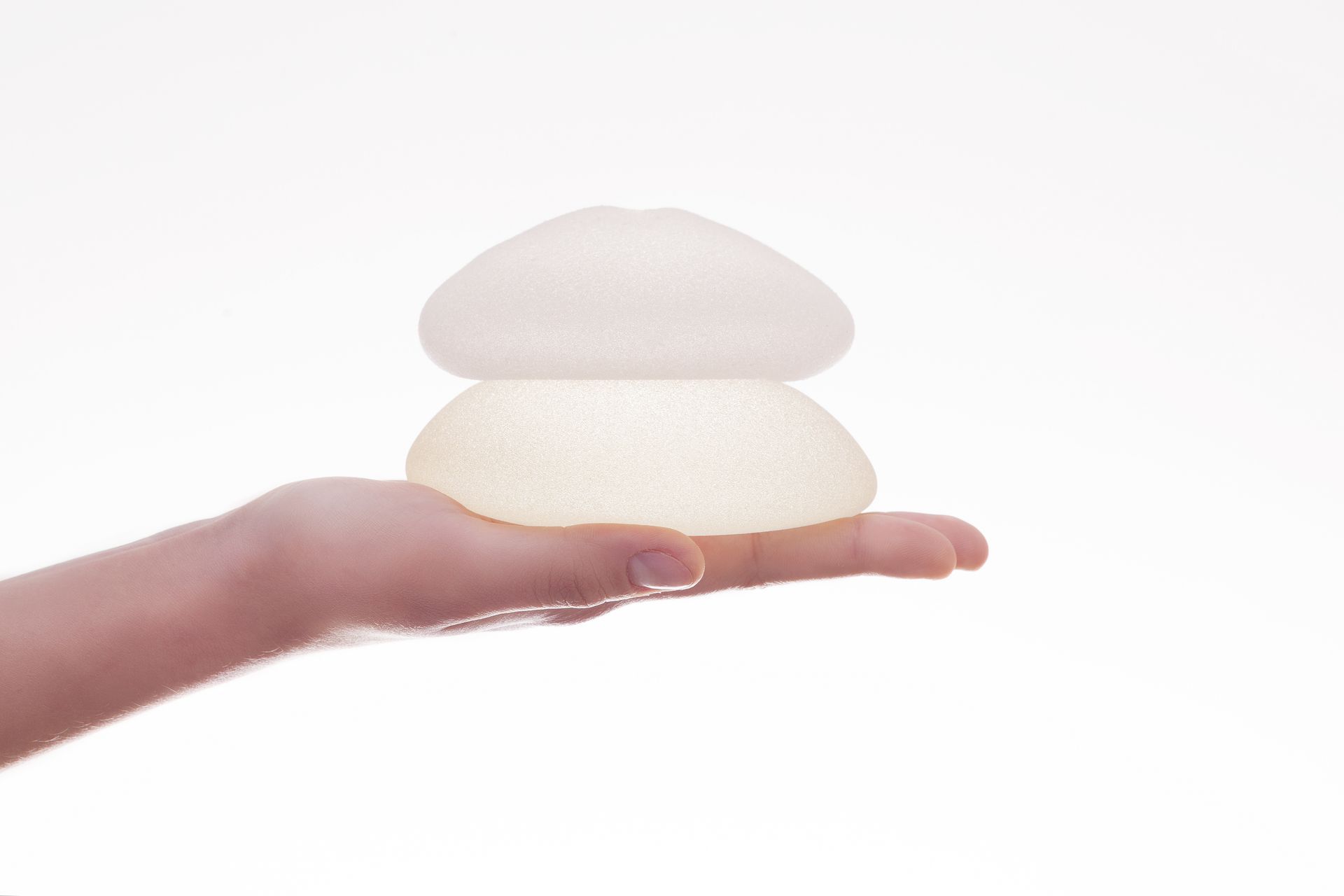 Como escolher o tipo de prótese de silicone: arredondada, anatômica, alto ou moderado perfil?
