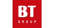 Logo del gruppo BT in testo bianco su un quadrato rosso. La scritta