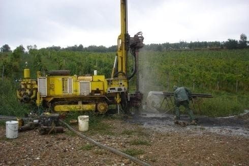 intervento di trivellazione del terreno