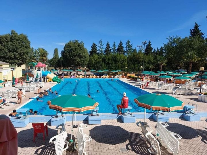 parco con bagnino per la sicurezza dei bagnanti