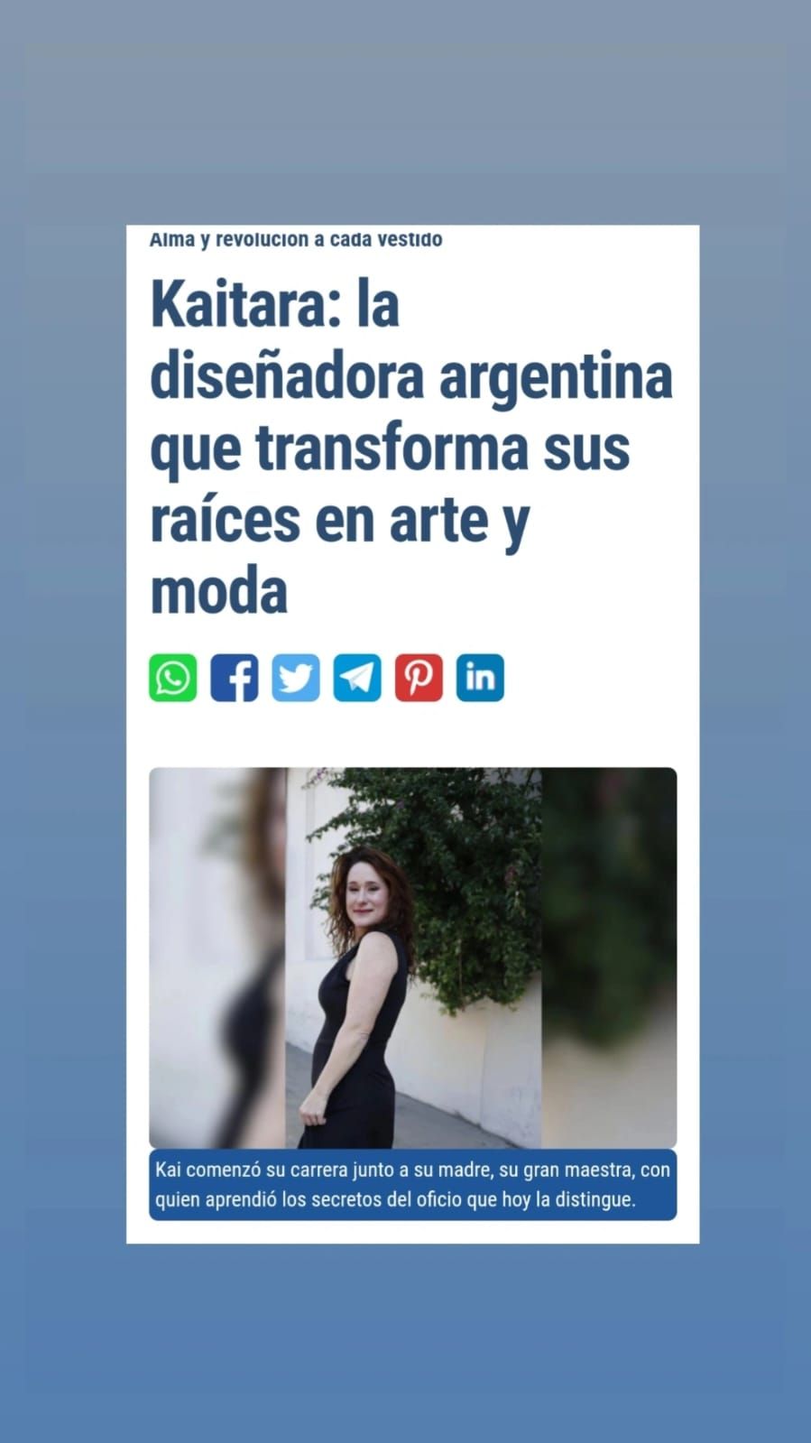 Una mujer con un vestido negro aparece en un sitio web.