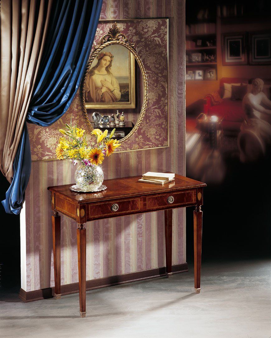 Tavolino in legno antico