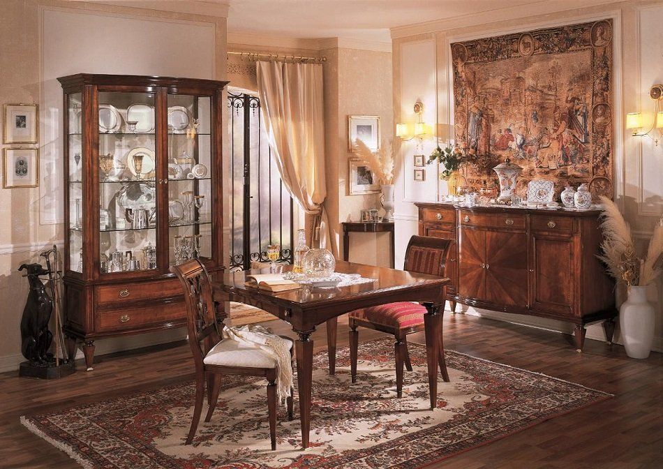 Mobili stile classico