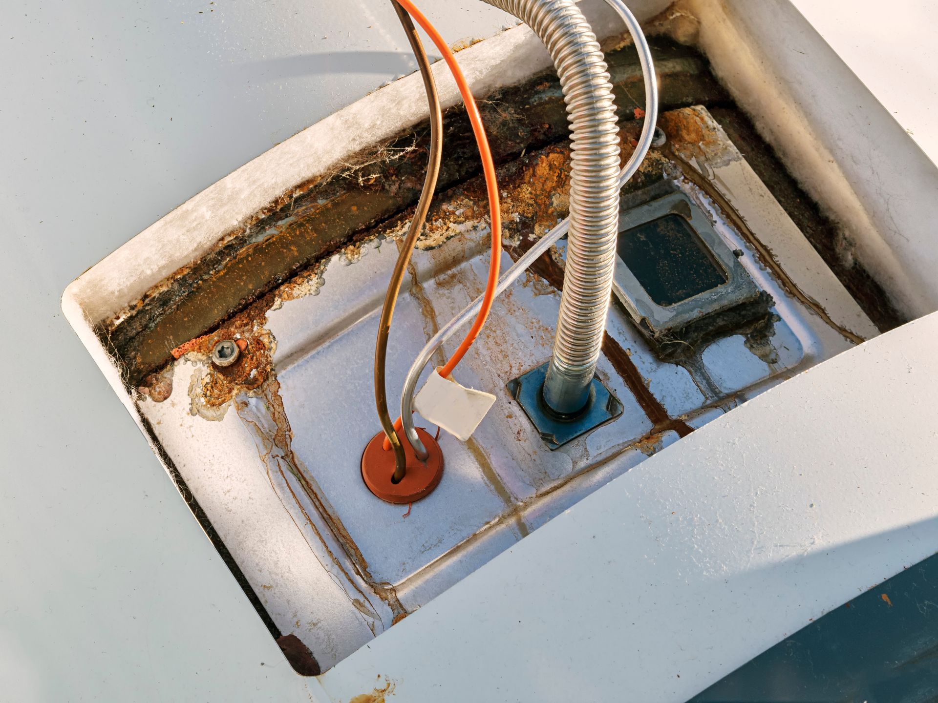 A close up of some wires on a white surface