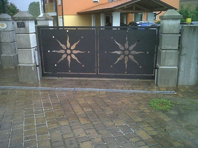 Cancello pantografato