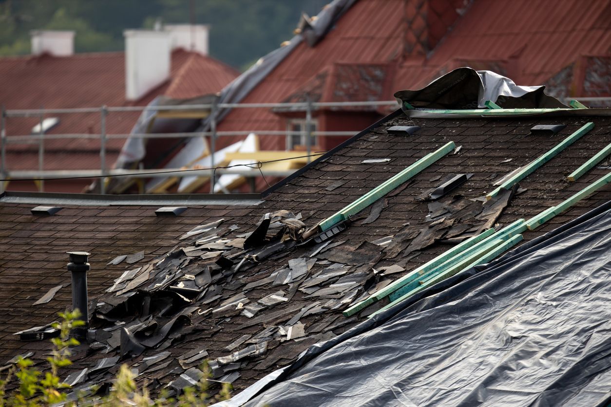 a roof with a lot of shingles on it