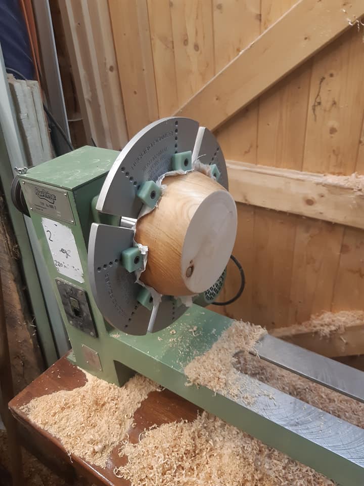 houten potje in de draaibank