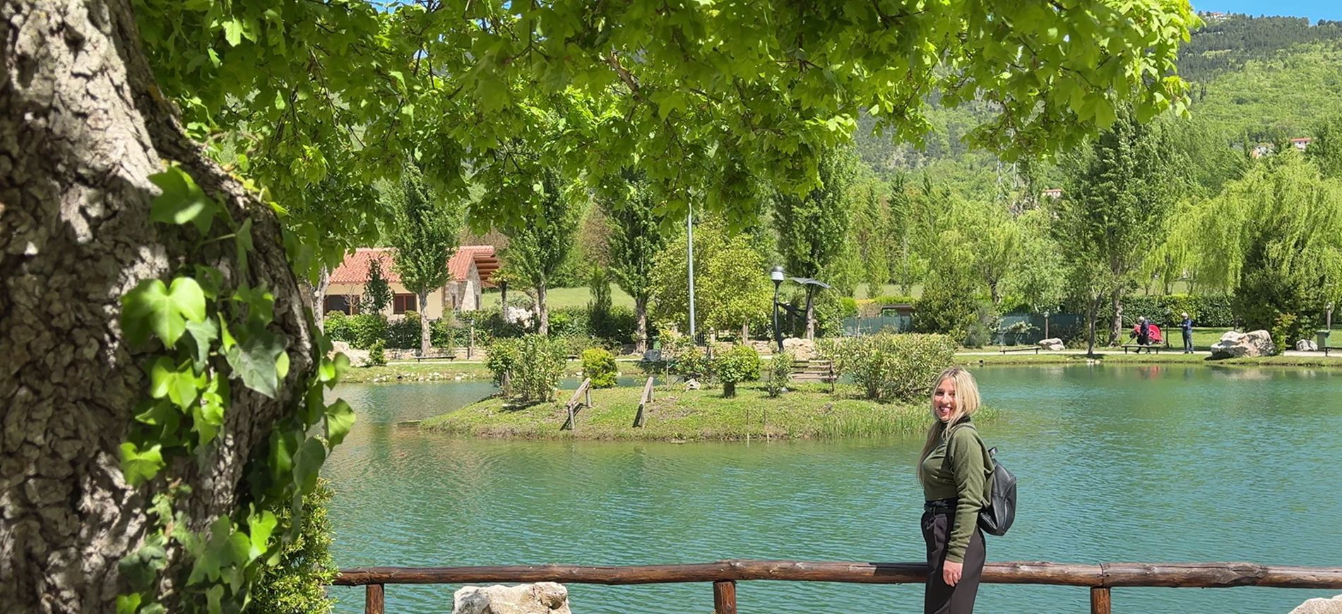 Agriturismo immerso nella natura in primavera