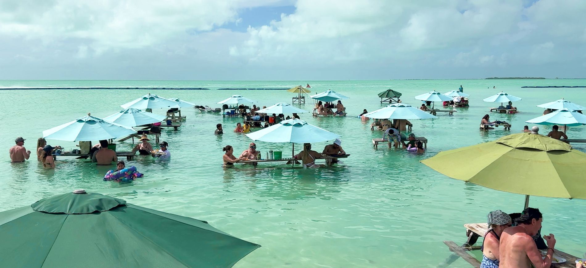 Blue Bayou Belize: mangiare con i piedi nell’acqua