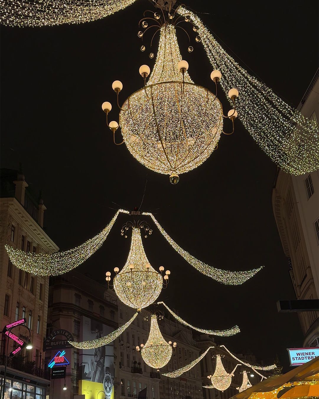Itinerario a Vienna: luminarie Graben
