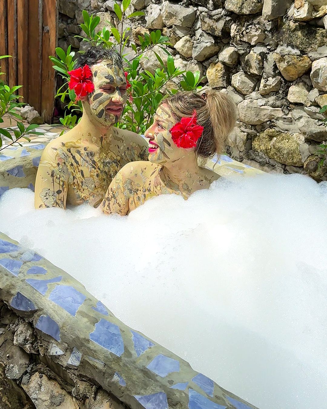 Spa esotica Belize_massaggio con fanghi colorati e body painting