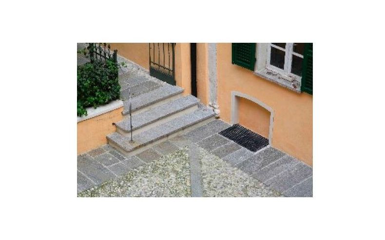 scale di accesso cortile