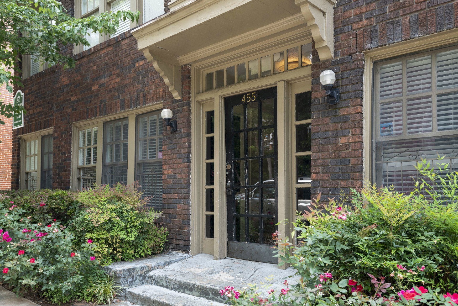 WALT & EARLE APARTMENTS