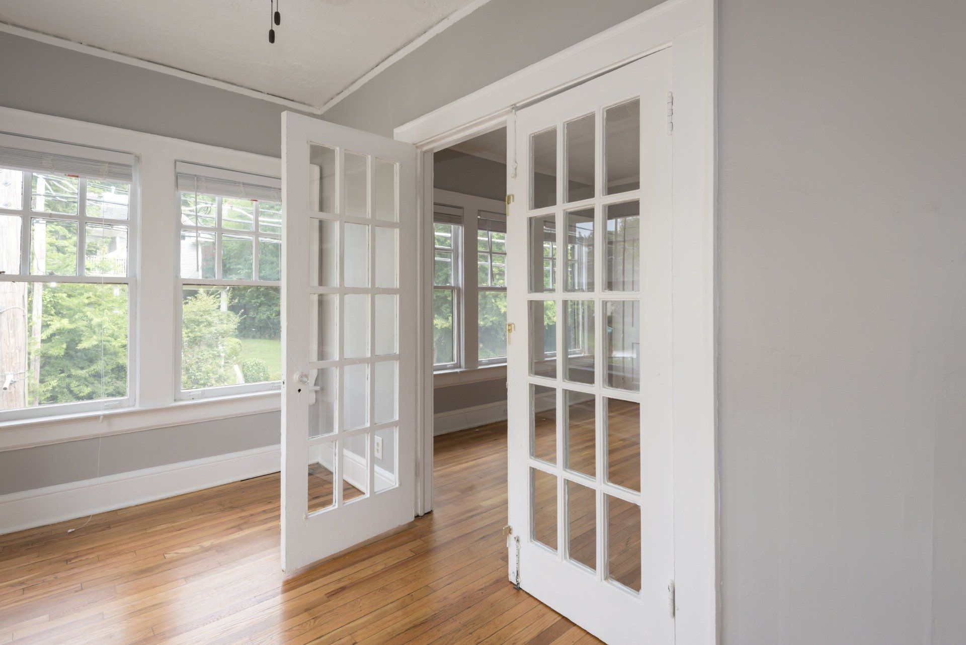 WALT & EARLE APARTMENTS