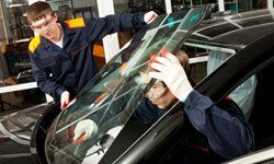 auto glass repairing