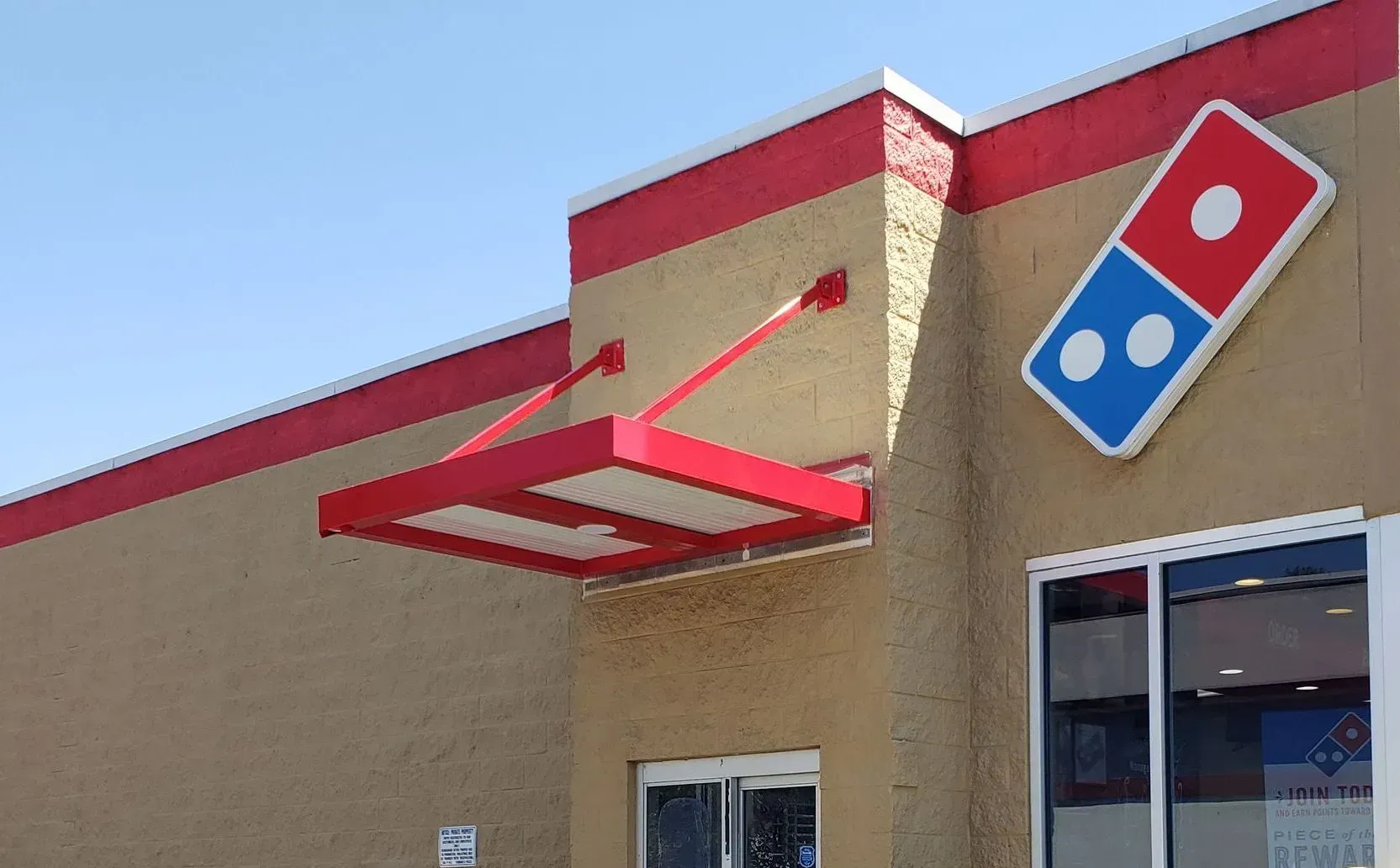 Dominos — Decatur, AL — Evans Awnings