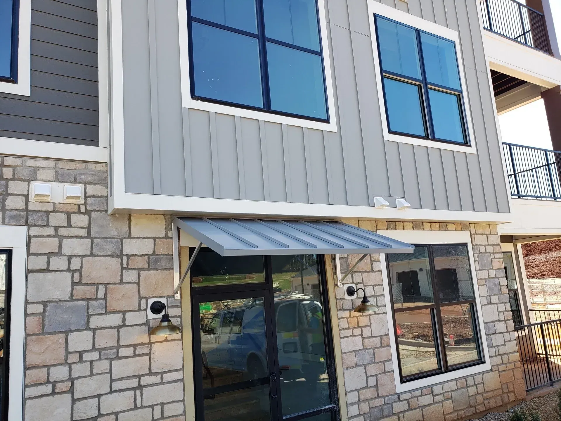 Gray Standing Seam — Decatur, AL — Evans Awnings