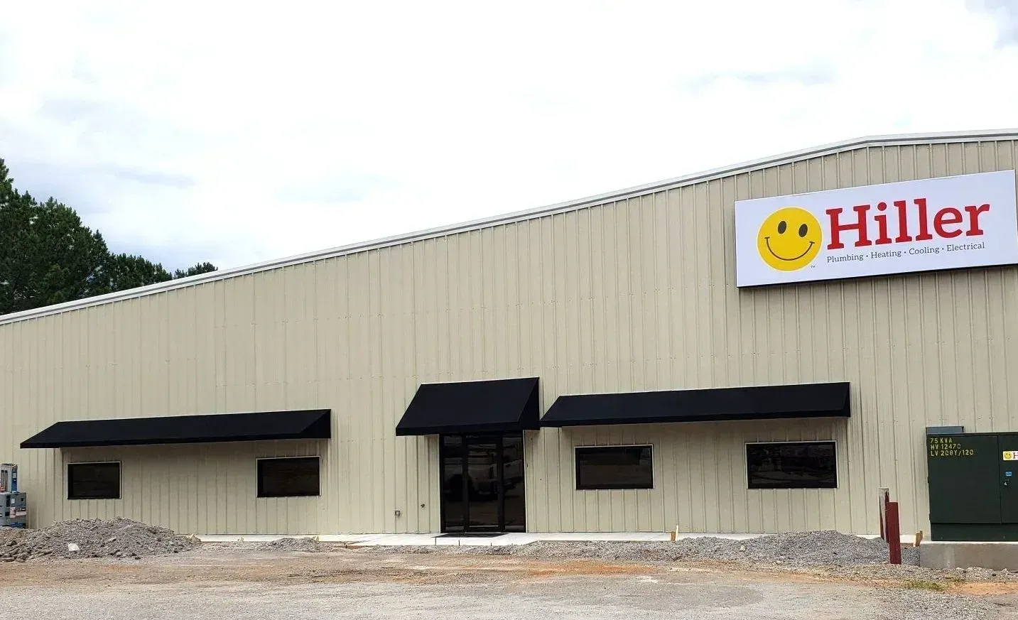 Hiller Black Slope — Decatur, AL — Evans Awnings