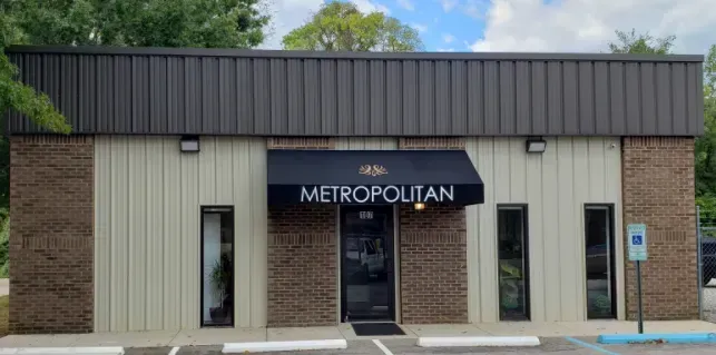 Metropolitan Slope — Decatur, AL — Evans Awnings