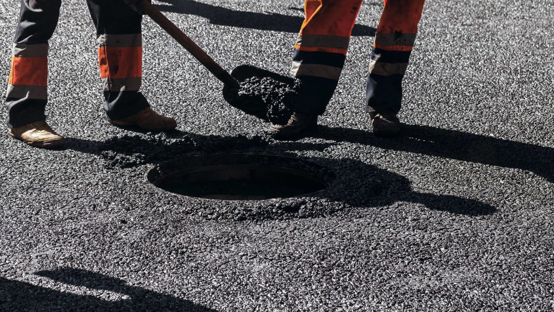 Asphalt Seal Coats Service — Sealing Hole Using Asphalt in Omaha, NE