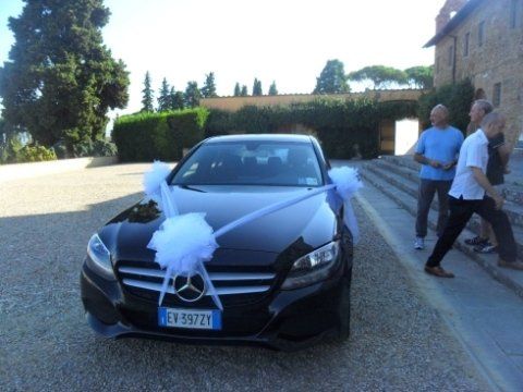 Auto d'epoca nera per nozze