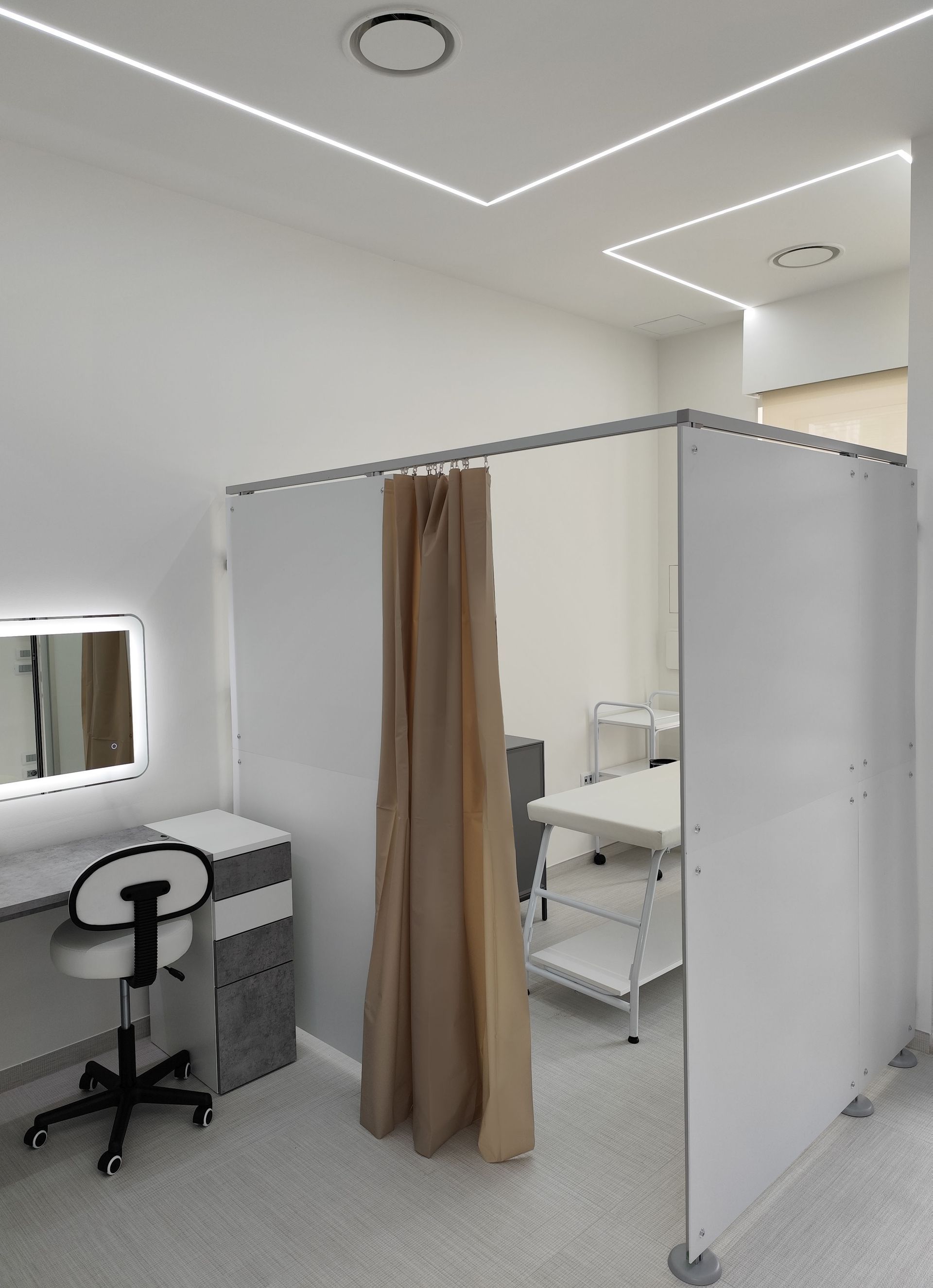 Pareti divisorie mobili a cabina colore bianco opaco