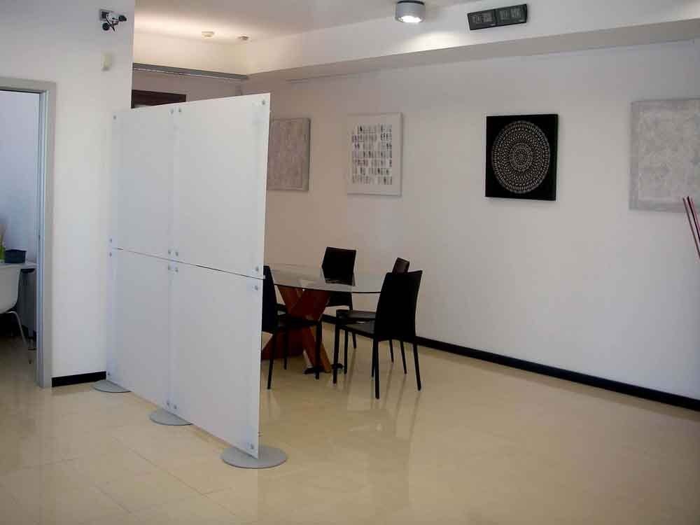 pareti divisorie lineari ufficio sala riunioni