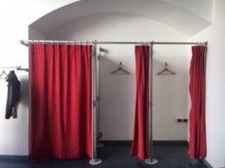 pareti divisorie 'a cabina' spogliatoi