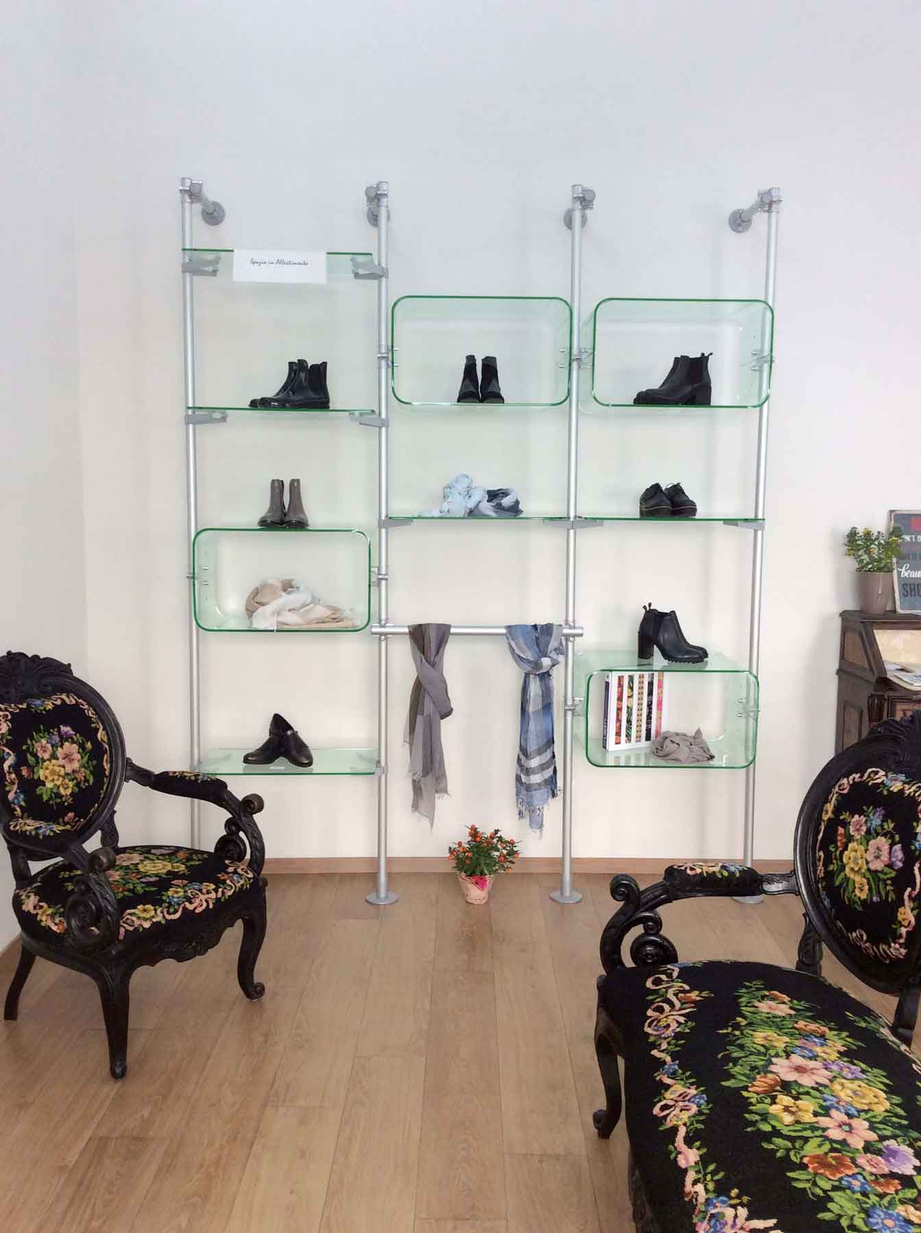 scaffalatura componibile per negozi