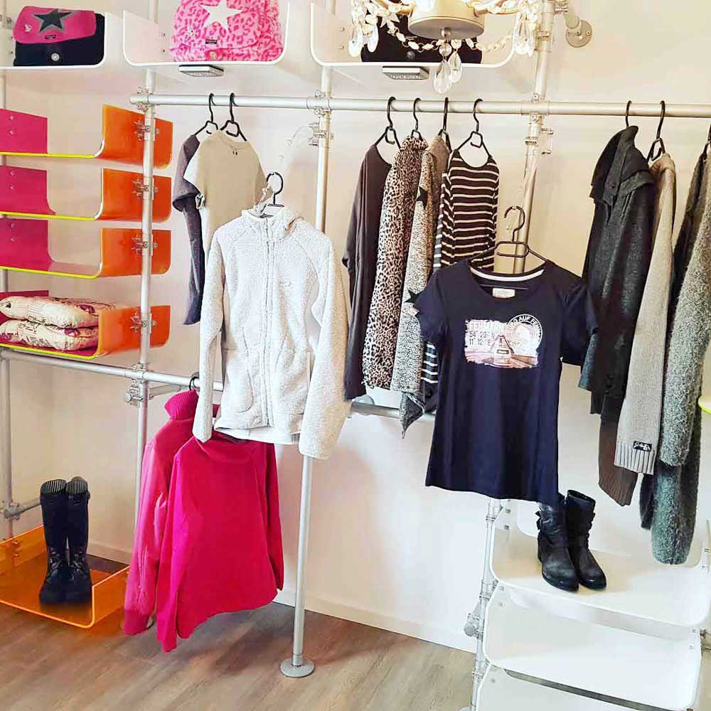 scaffale componibile per negozio abbigliamento