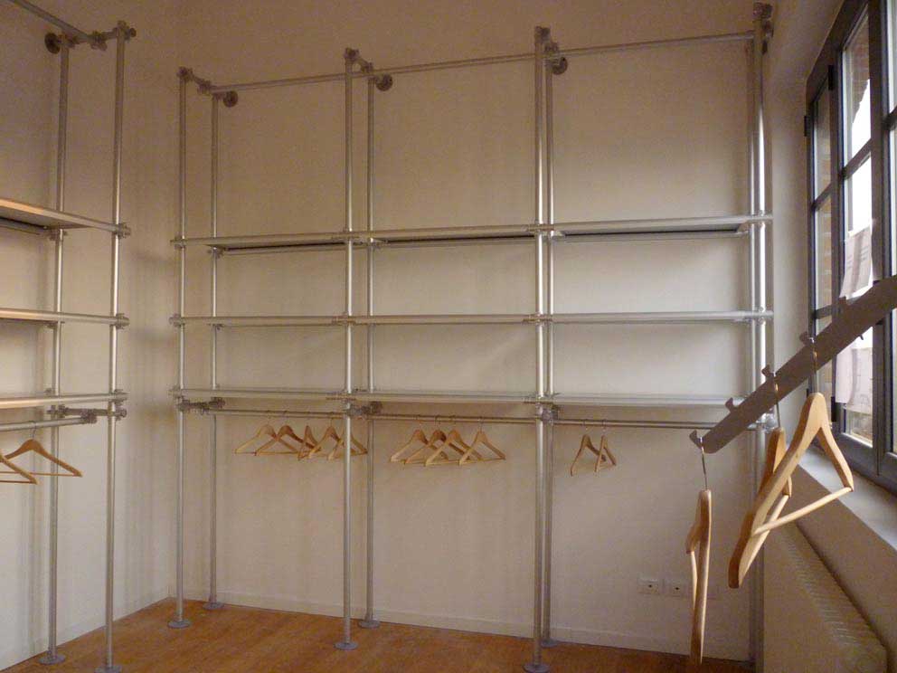 parete attrezzata per magazzini e showroom