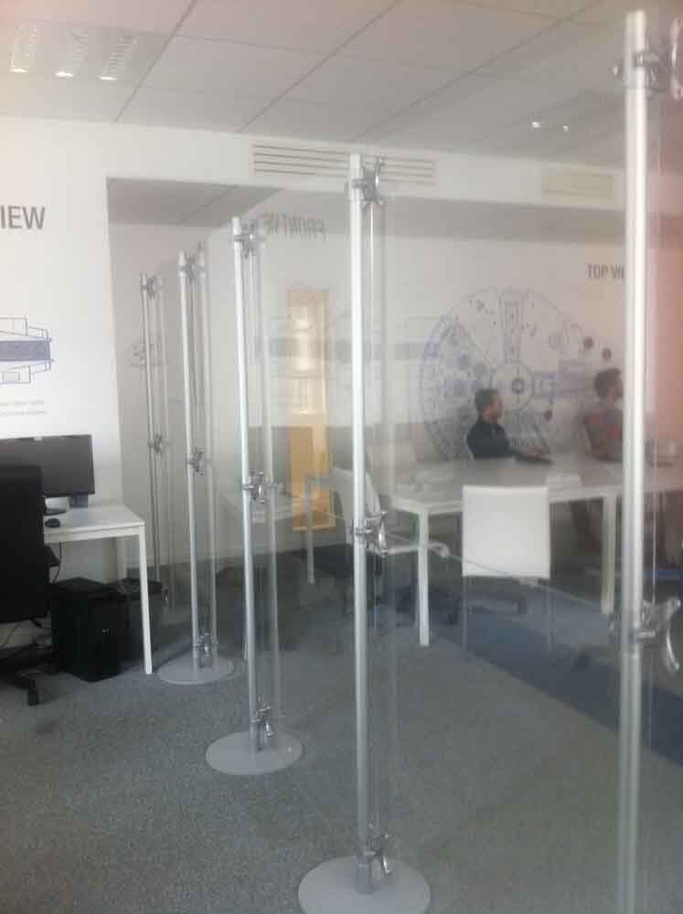 pareti divisorie mobili trasparenti per uffici