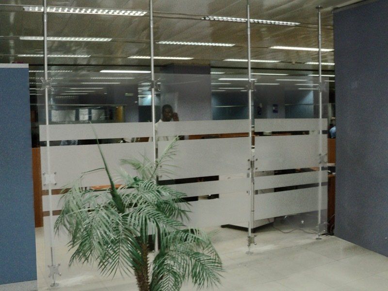 parete divisoria a soffitto trasparente