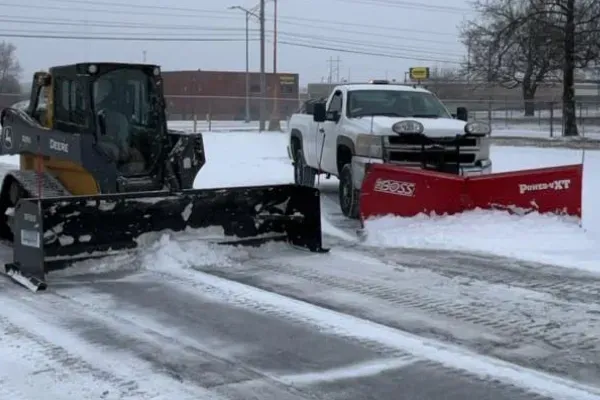 Emergency snow removal services during heavy snowfall in Springfield, Missouri
