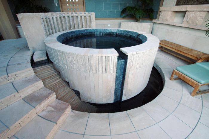 indoor hot tub with bench