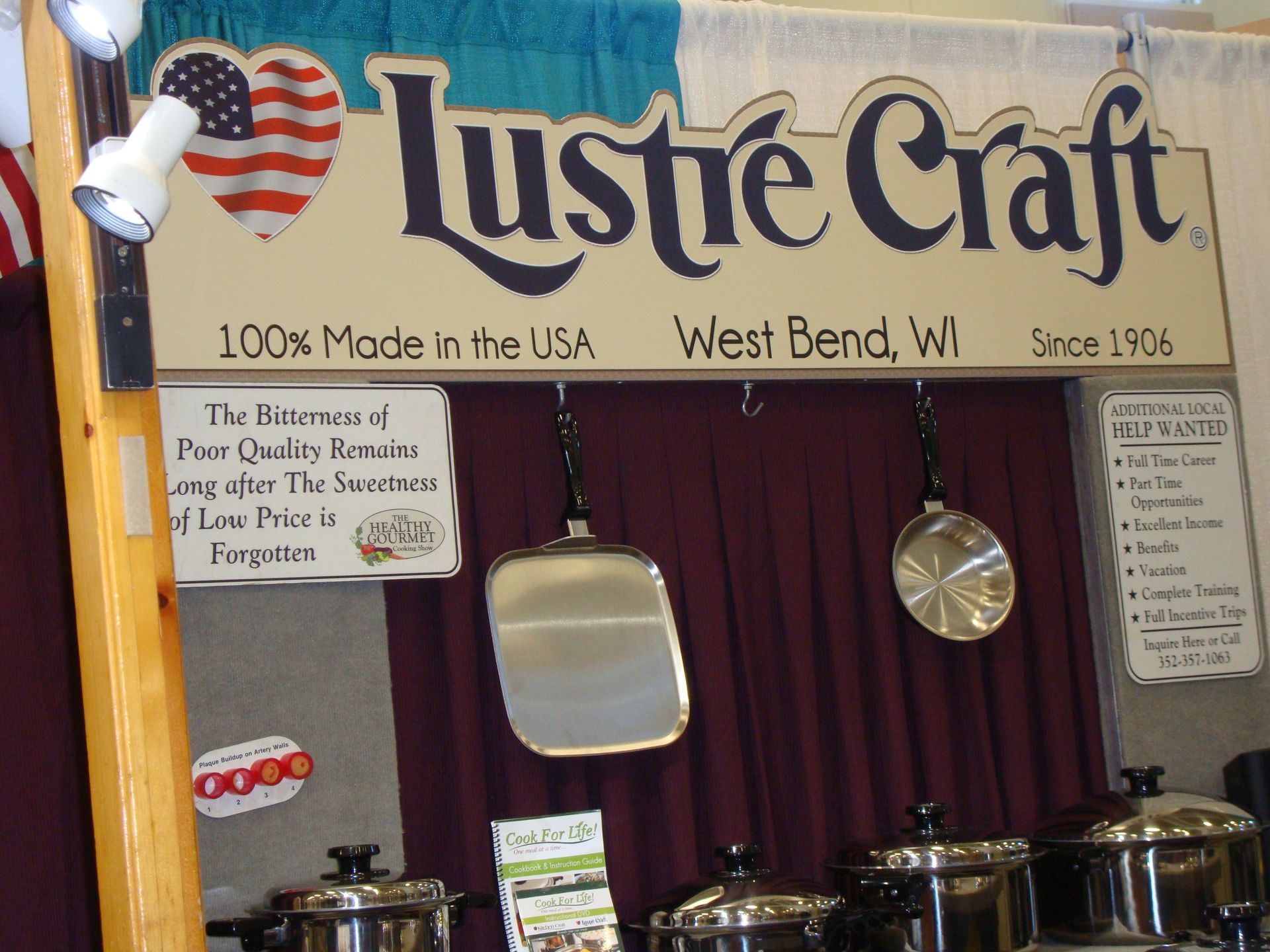 A sign that says lustre craft on it