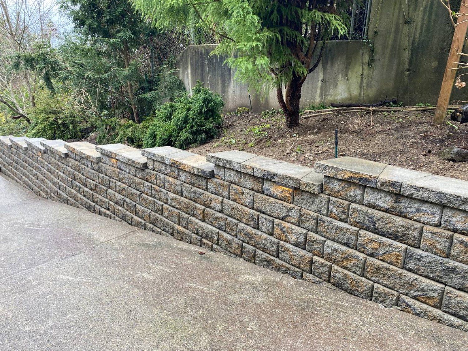 retaining wall built with concrete blocks