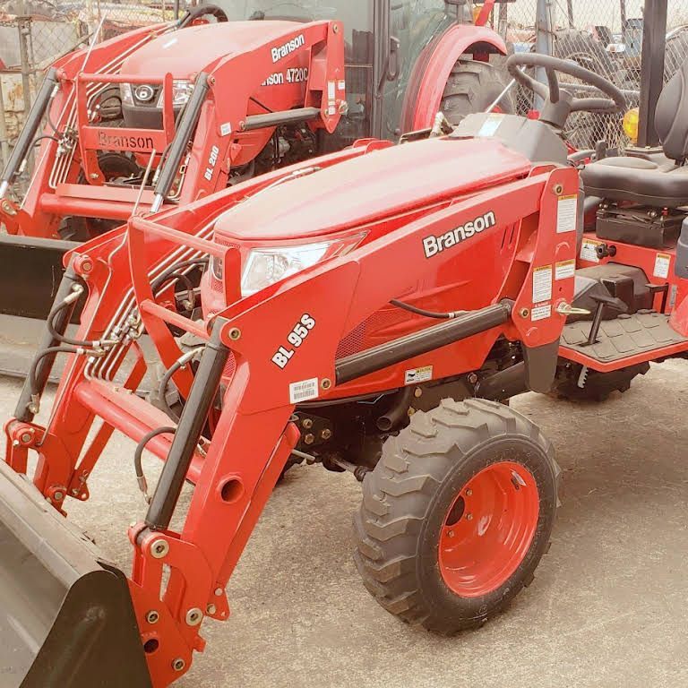Standard tractor - Eugene, OR - The Tractor Store