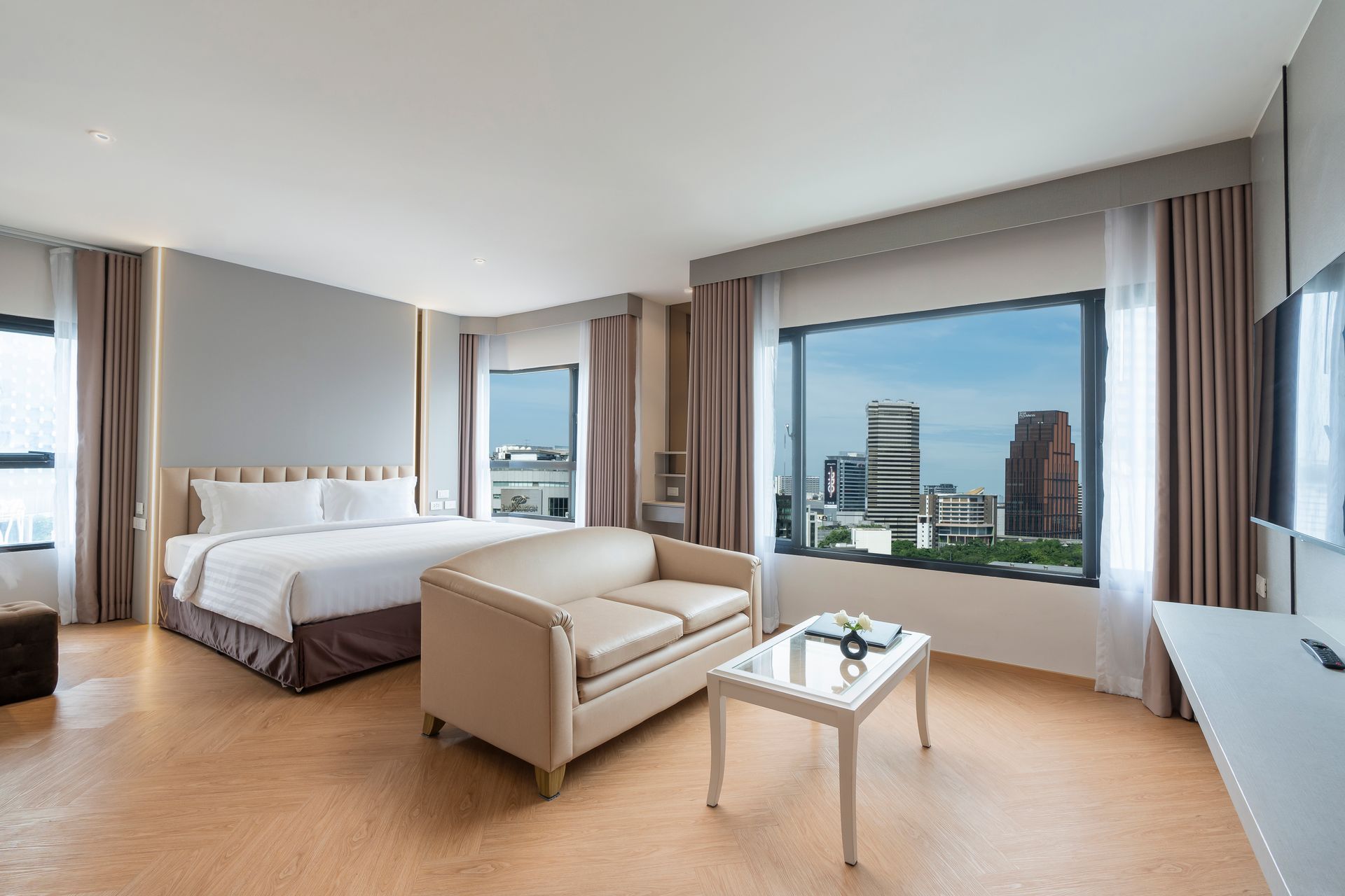 Grand Diamond Suites Hotel Bangkok - Bangkok Hotel with city view