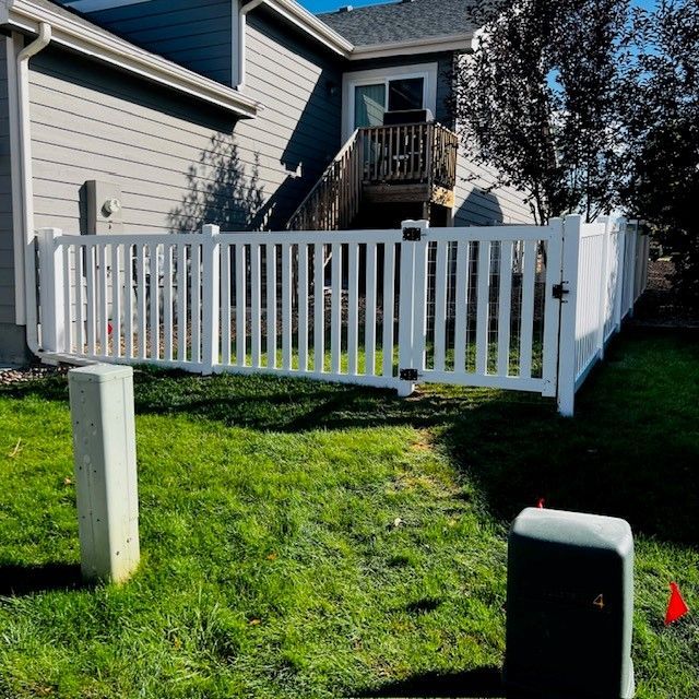 Semi-private vinyl fence — Greeley, CO — Fence Pros