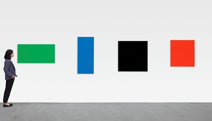KELLY
Green Blue Black Red