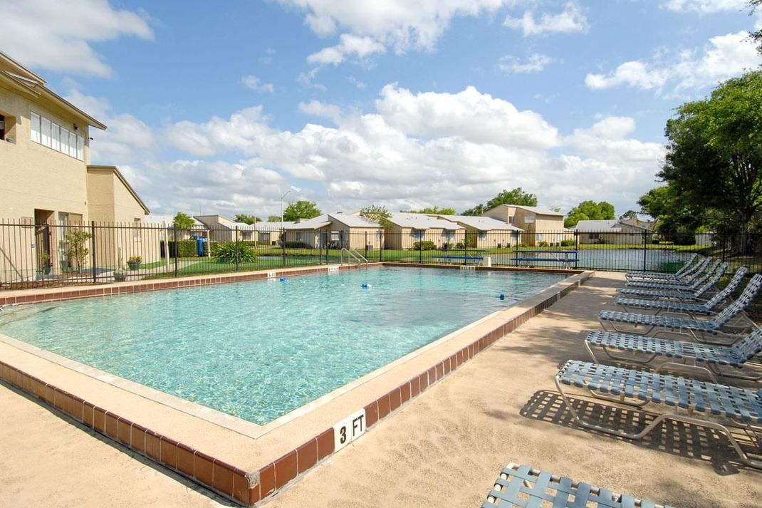 Photo Gallery Danube Apartments Orlando, FL